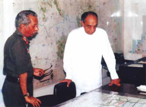 Briefing the President of the intended Vadamarachchi battle plan