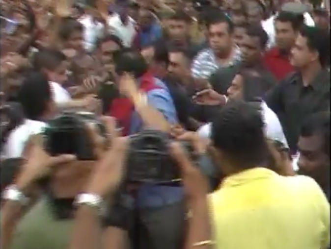 Mahinda Rajapaksa Attempts To Attack UPFA Supporter